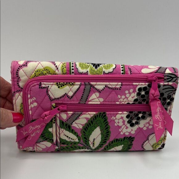 Vera Bradley Priscilla Pink Quilted Clutch/Wallet - Picture 2 of 6